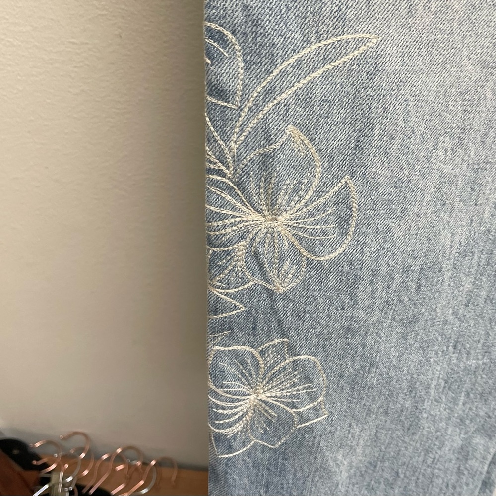 Lucky Brand women’s sienna slim boyfriend jeans denim floral embroidery size 30 - Picture 4 of 8
